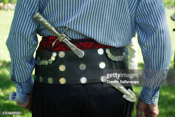 south american gaucho belt and dagger - gaucho knife stockfoto's en -beelden