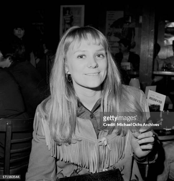 Singer/songwriter Jackie DeShannon poses for a portrait at an event in circa 1969 in Los Angeles, California.