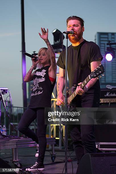 Carah Gregori Chad Petree Photos and Premium High Res Pictures - Getty Images