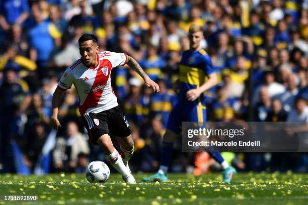 Esequiel Barco of River Plate runs with the ball during a match between Boca Juniors and River Plate as part of Copa de la Liga Profesional 2023 at...