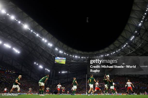 General view of play as the two teams contest a line out during the Rugby World Cup France 2023 match between South Africa and Tonga at Stade...