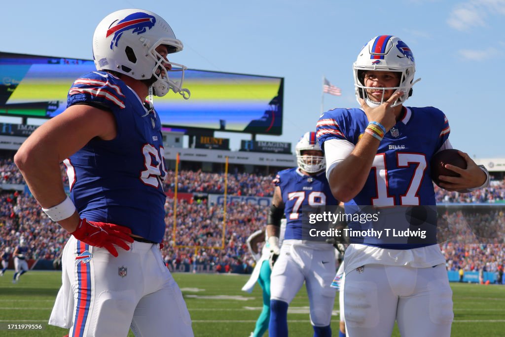 Miami Dolphins v Buffalo Bills