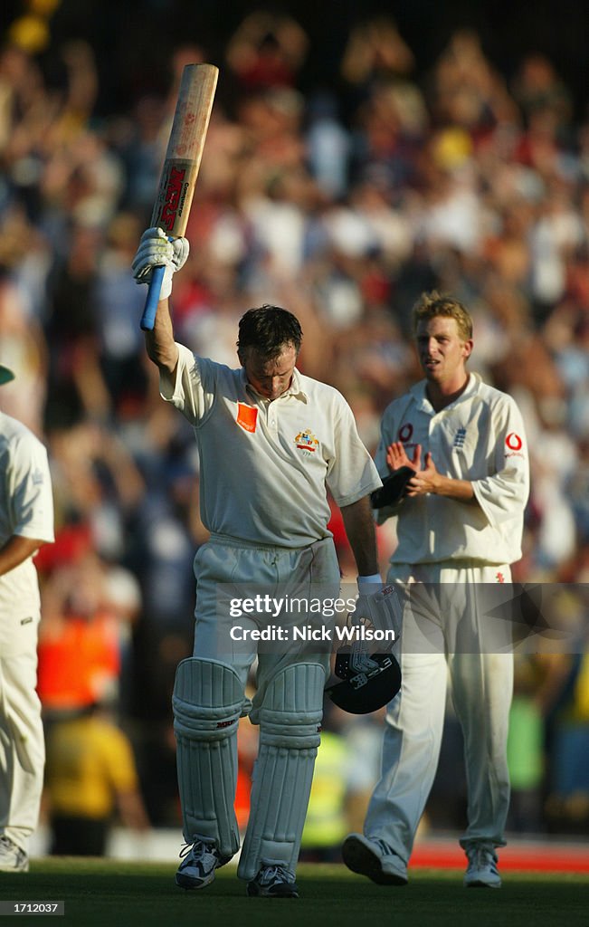 Steve Waugh celebrates reaching his century