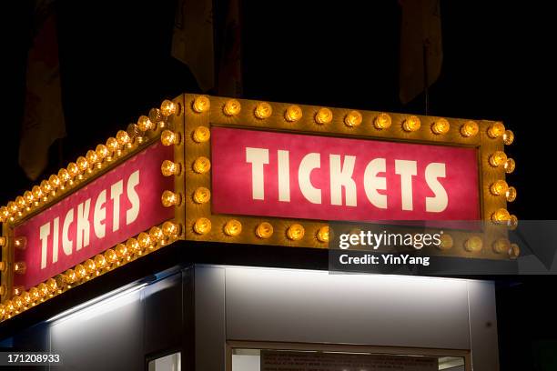 carnaval de cine y entrada de señal iluminada con luz - discount voucher fotografías e imágenes de stock