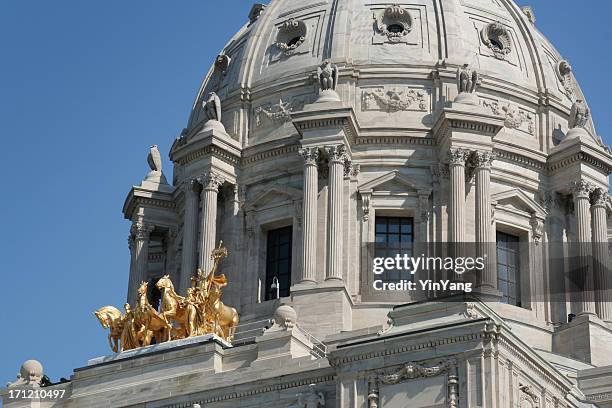 minnesota state capitol dome, regierung außenansicht des gebäudes – detail, st. paul - minnesota stock-fotos und bilder