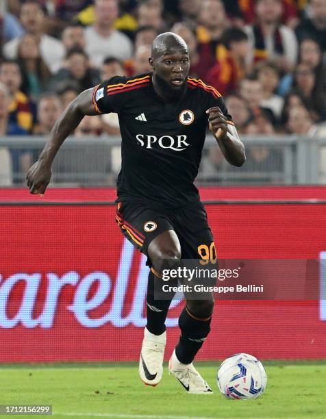 Romelu Lukaku of AS Roma in action during the Serie A TIM match between AS Roma and Frosinone Calcio at Stadio Olimpico on October 01, 2023 in Rome,...