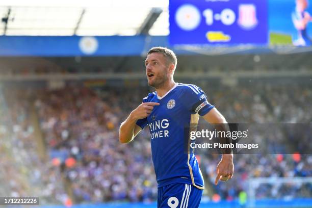 Jamie Vardy of Leicester City celebrates scoring the second goal for Leicester City during the Sky Bet Championship match between Leicester City and...