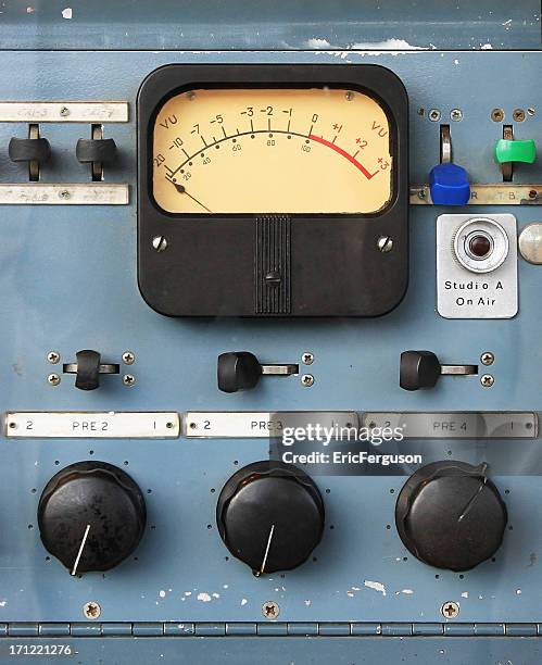 radio vu meter - vu meter stockfoto's en -beelden
