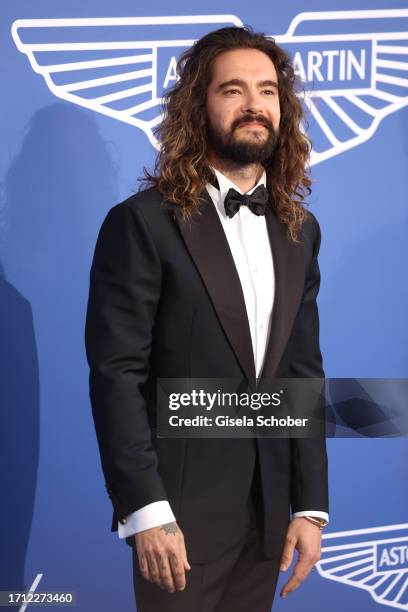 Tom Kaulitz attends the amfAR Cannes Gala 2023 at Hotel du Cap-Eden-Roc on May 25, 2023 in Cap d'Antibes, France.