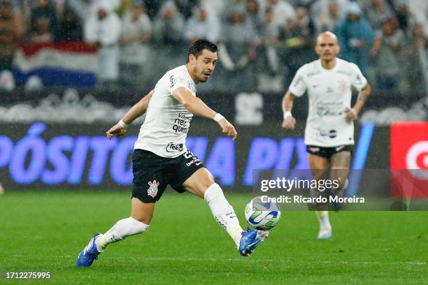 Giuliano of Corinthians kicks the ball during the match between Corinthians and Flamengo as part of Brasileirao Series A 2023 at Neo Quimica Arena on...