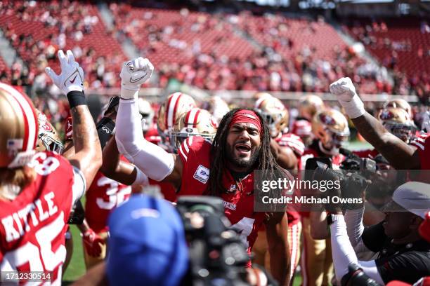 Fred Warner of the San Francisco 49ers reacts as he leads a huddle prior to an NFL football game between the San Francisco 49ers and the Arizona...