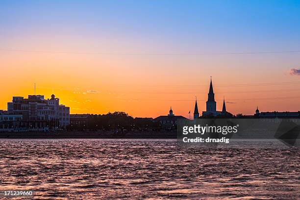 new orleans colorful sunset over st. louis cathedral - st louis cathedral new orleans 個照片及圖片檔