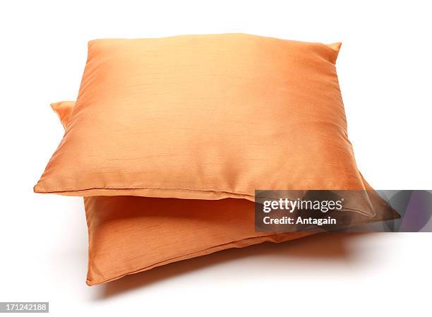 brown pillows - cushion stockfoto's en -beelden