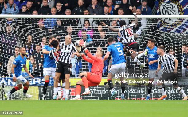 Rangers goalkeeper Jack Butland attempts to claim the ball during the cinch Premiership match at the SMISA Stadium, Paisley. Picture date: Sunday...