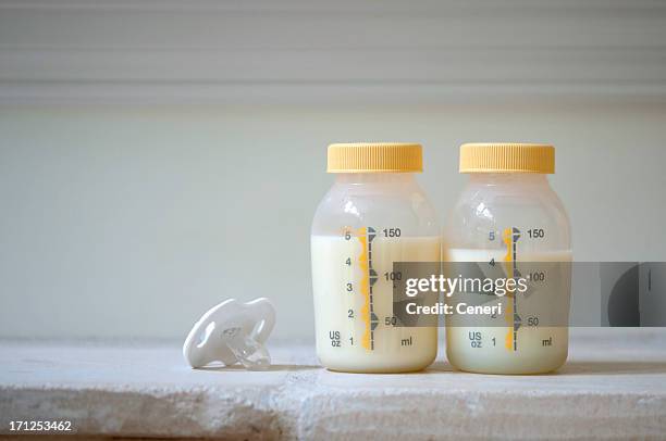 fotos e imágenes de Leche Materna - Getty Images fotos e imágenes de Leche Materna - Getty Images