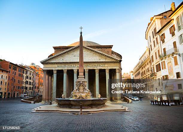 pantheon, rome - obelisk stockfoto's en -beelden