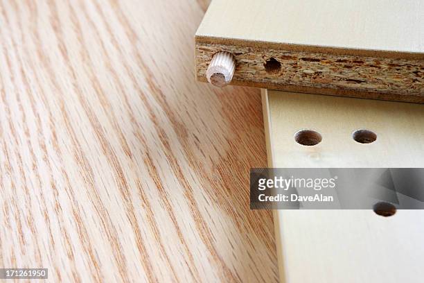 prefabricated mobilier barre. - plank meubels photos et images de collection