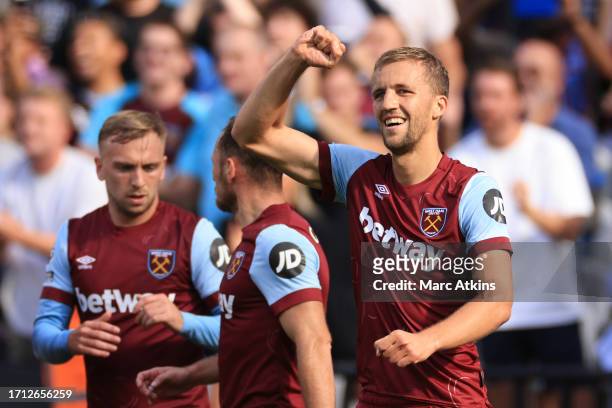Tomas Soucek of West Ham United celebrates scoring the opening goal during the Premier League match between West Ham United and Newcastle United at...