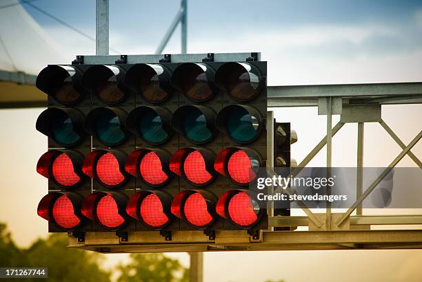 raza luces de inicio - línea de salida fotografías e imágenes de stock