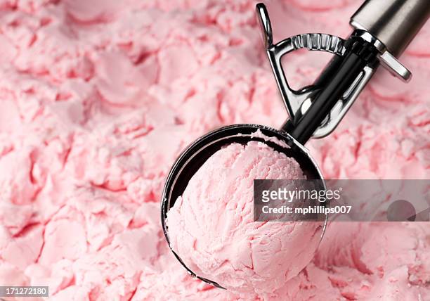strawberry ice cream - ice cream scoop stock-fotos und bilder