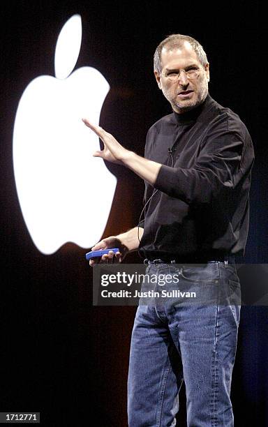 Apple CEO Steve Jobs delivers the keynote address at Macworld January 7, 2003 in San Francisco. Jobs announced new 17-inch and 12-inch powerbooks as...