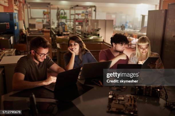 Computer Lab Dark Photos and Premium High Res Pictures - Getty Images