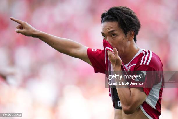 Hayao Kawabe of Standard de Liege gestures during the Jupiler Pro League match between Standard de Liege and Club Brugge KV at the Maurice...