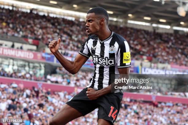 Alexander Isak of Newcastle United celebrates scoring the equalising goal during the Premier League match between West Ham United and Newcastle...