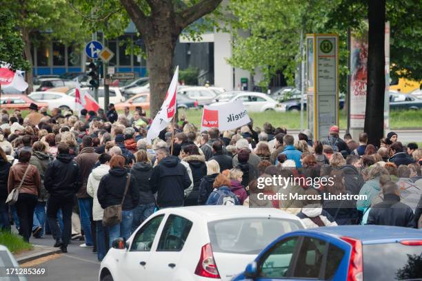 union demonstration - streik stock-fotos und bilder