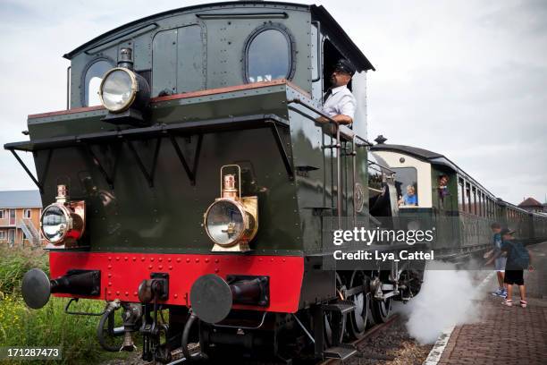 dutch steam train # 2 xl - cowcatcher stock-fotos und bilder