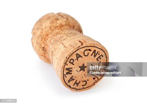 champagne cork - isolated on white - kurk drankenbenodigdheden stockfoto's en -beelden