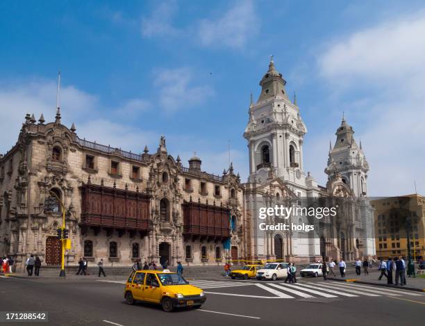 plaza de armas, lima, peru - plaza de armas praça - fotografias e filmes do acervo