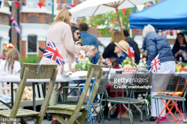 queen's diamond jubilee street party, london - british culture stock pictures, royalty-free photos & images