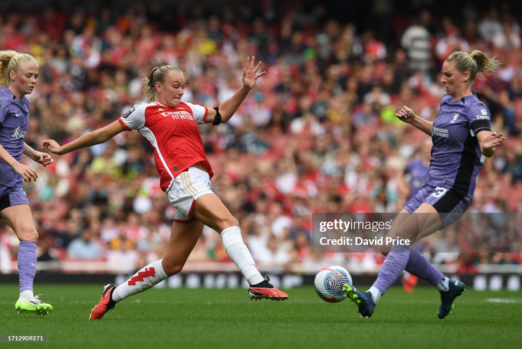 Arsenal FC v Liverpool FC - Barclays Women´s Super League