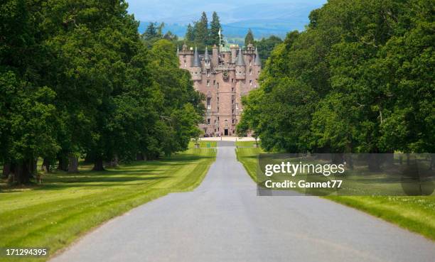 castillo glamis, escocia - glamis castle fotografías e imágenes de stock