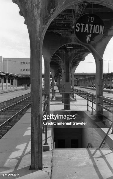 歴史あるユニオン駅のプラットフォームのコロラド州デンバー - デンバー ユニオン駅 ストックフォトと画像