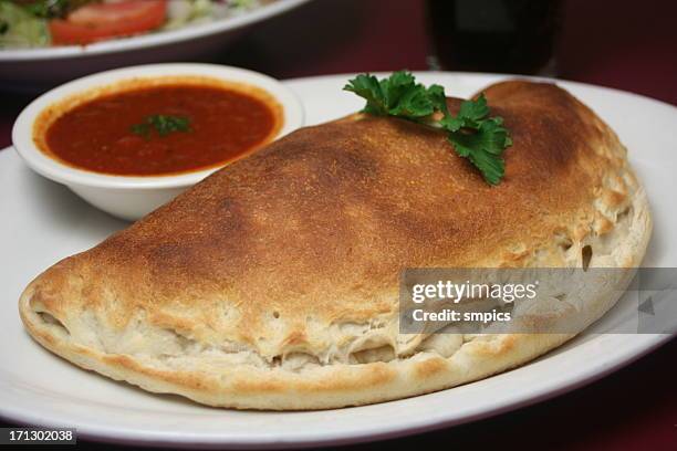 calzone - calzone stock-fotos und bilder