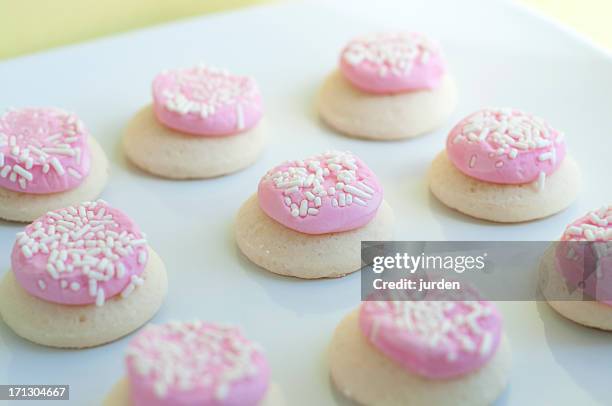 biscuits au sucre rose - biscuit au sucre photos et images de collection