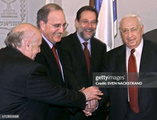 Israeli Prime Minister Ariel Sharon , George Mitchell , the former US senator and Northern Ireland peace mediator who heads a US-led commission...