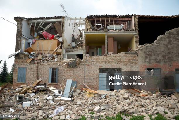 earthquake in italy - 2012 stock pictures, royalty-free photos & images