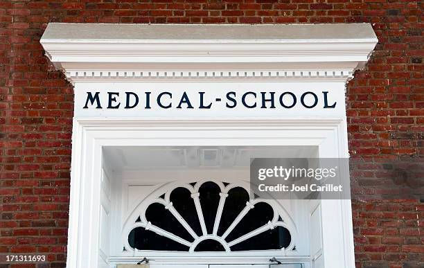 medical school - medical school building stock pictures, royalty-free photos & images