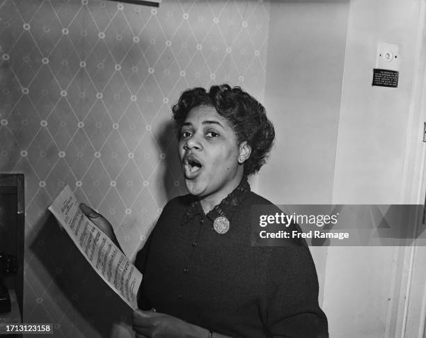 American soprano Lucretia West rehearsing at her hotel for her upcoming London debut at Wigmore Hall, January 5th 1955. The performance on January...