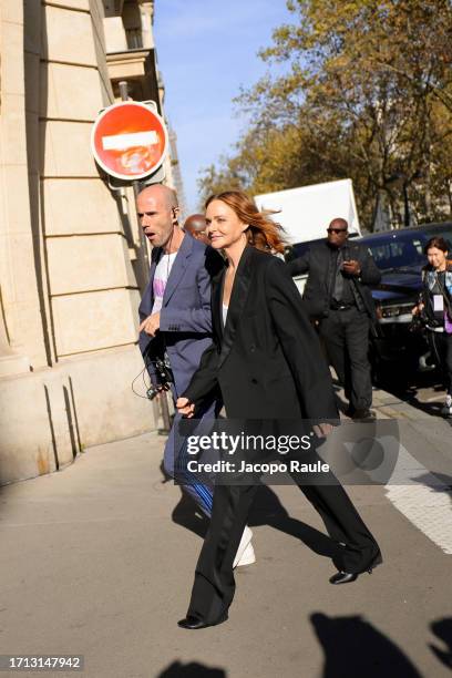 Stella McCartney is seen backstage prior to the Stella McCartney Womenswear Spring/Summer 2024 show as part of Paris Fashion Week on October 02, 2023...