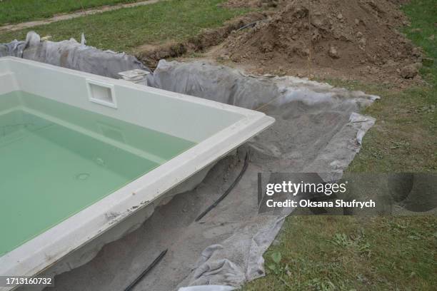 Dig Pool Linear Swimming Pool Dig Photos and Premium High Res Pictures - Getty Images