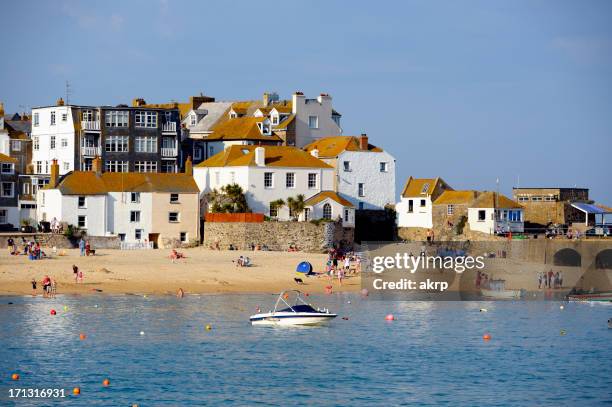 tourists at st. ives beach, cornwall, uk - st ives town stock pictures, royalty-free photos & images