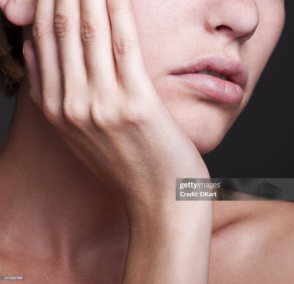 Jovem mulher com dor ter Dor de Dentes