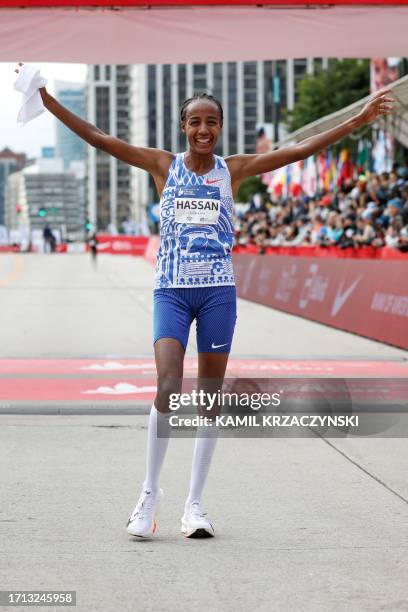 Sifan Hassan of the Netherlands celebrates winning the 2023 Bank of America Chicago Marathon in Chicago, Illinois, on October 8, 2023.