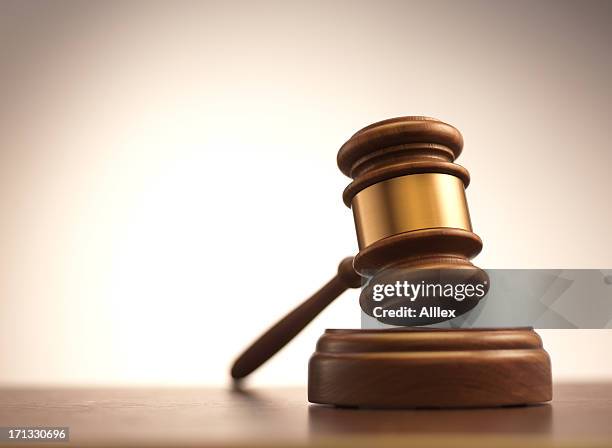 gavel - hamer stockfoto's en -beelden