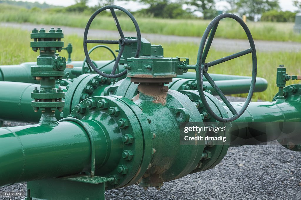 Header In Pipeline Marcellus Shale Gas Pipeline Header High-Res Stock Photo - Getty Images