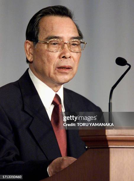 Vietnamese Prime Minister Phan Van Khai delivers a speech during an international conference by a Japanese newspaper in Tokyo 08 June 2001. Khai is...